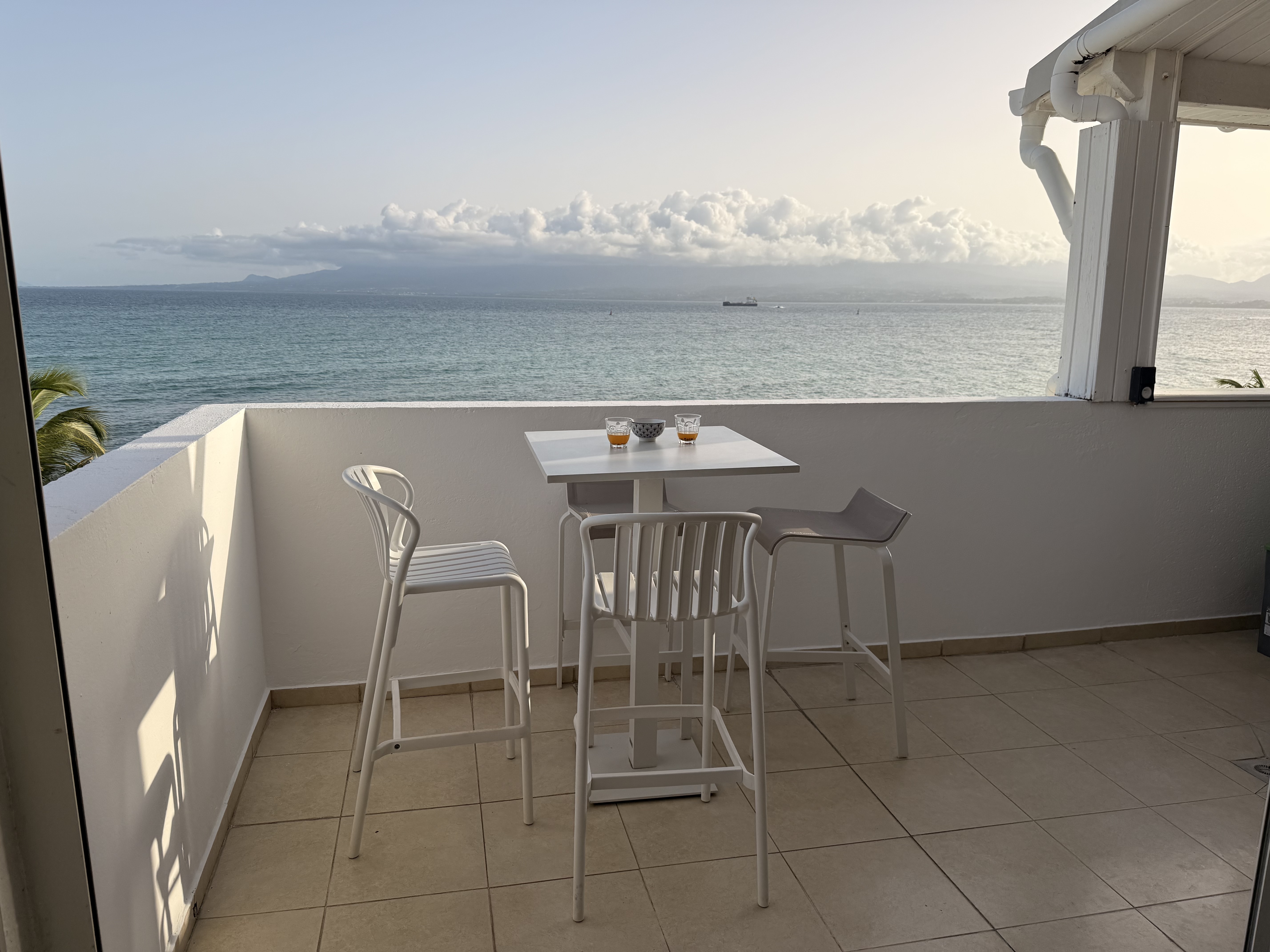 Vue sur la mer et la baie depuis la Résidence Corail, Le Gosier